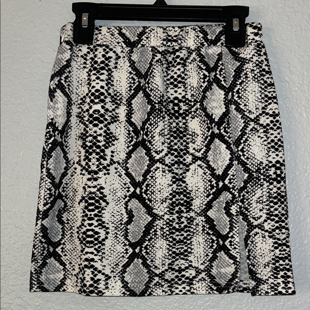 Black and White Snake Print Skirt